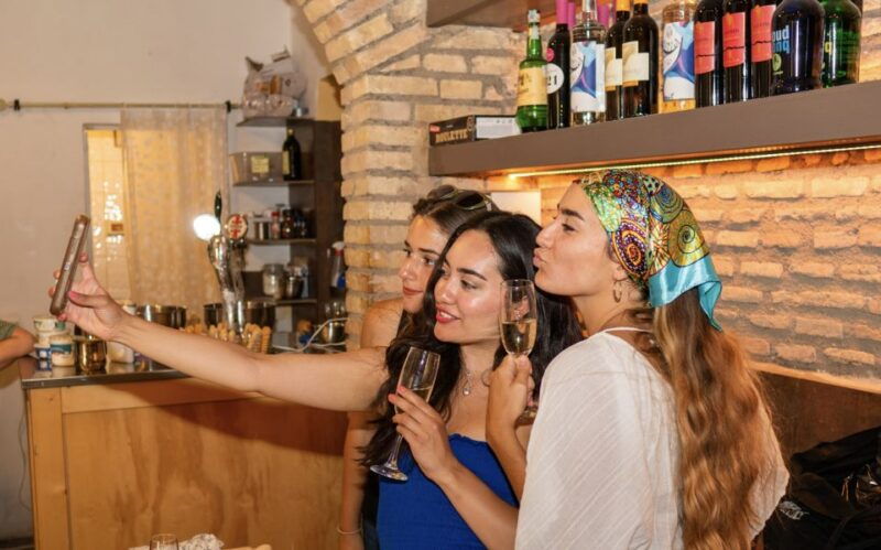 rome-bar-crawl-with-local-guide-drinks