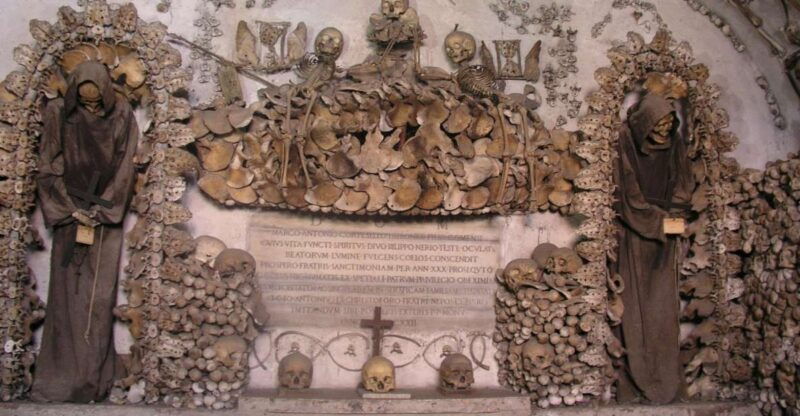 rome-capuchin-crypt-and-dark-center-small-group-tour