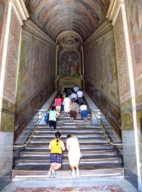 rome-catacombs-and-basilicas-with-holy-stairs-tour-2