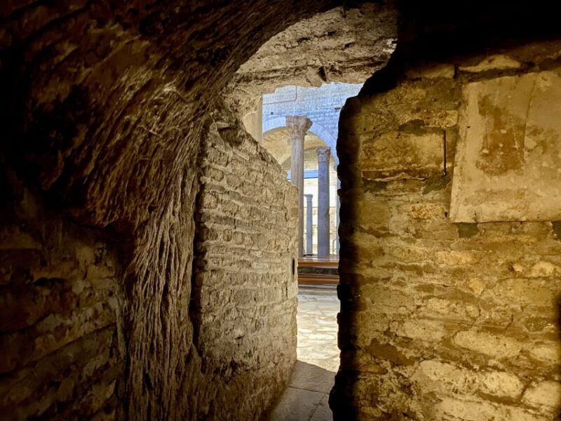 rome-catacombs-st-clements-underground-semi-private-tour
