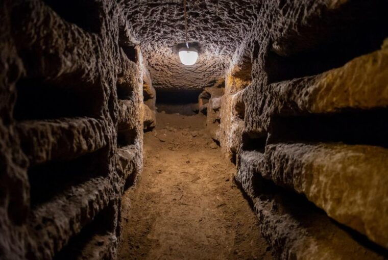 rome-catacombs-underground-small-guided-tour-with-transfer