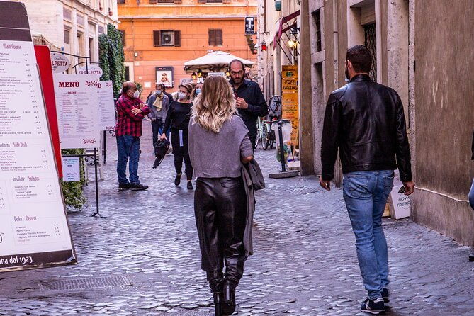 rome-city-center-walking-tour-in-a-small-group