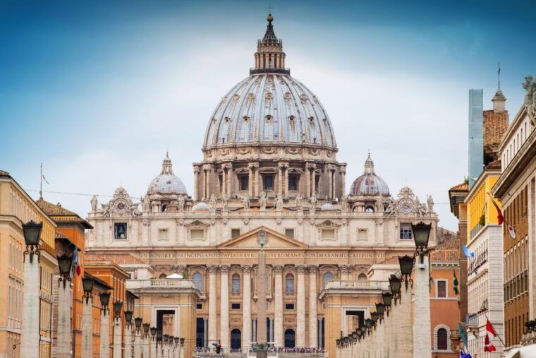 rome-colosseum-and-vatican-museum-guided-tour-in-one-day