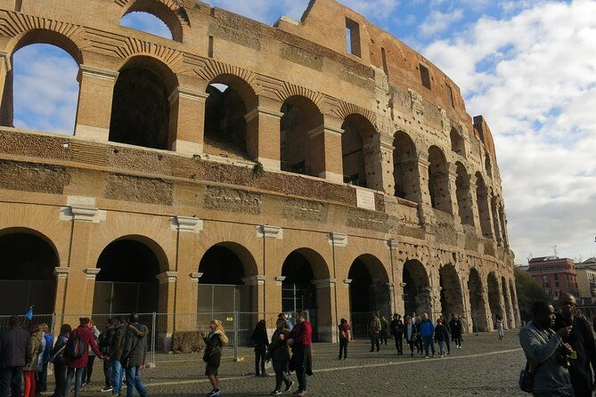 rome-colosseum-arena-and-roman-forum-small-group-tour