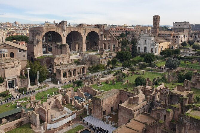 rome-colosseum-arena-and-roman-forum-small-group-tour