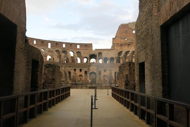 rome-colosseum-arena-and-roman-forum-small-group-tour
