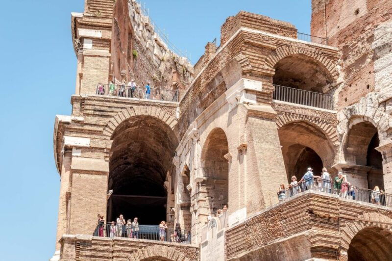 rome-colosseum-arena-roman-forum-palatine-hill-vip-tour