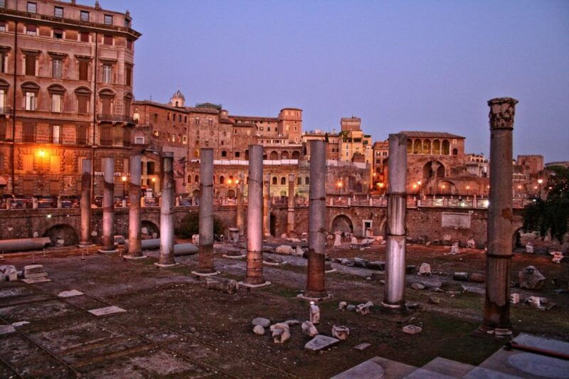 rome-colosseum-arena-twilight-tour-imperial-forum-visit