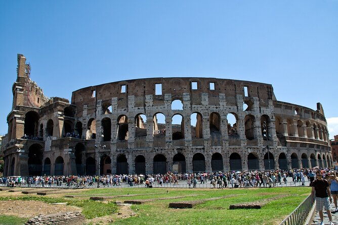 rome-colosseum-entry-with-forum-palatine