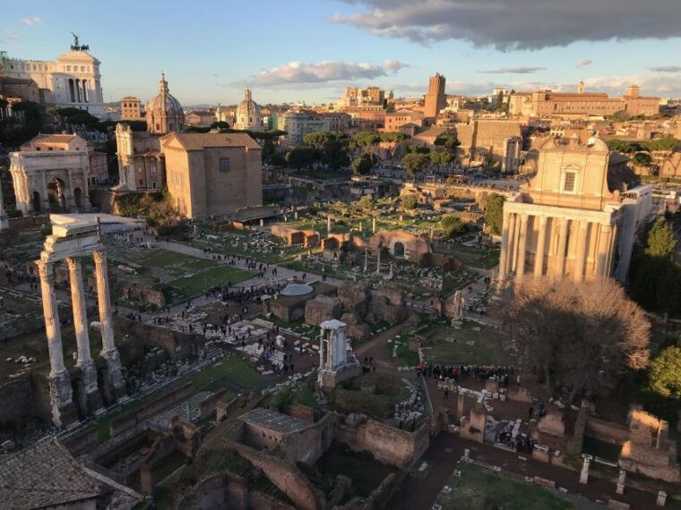 rome-colosseum-palatine-hill-and-roman-forum-guided-tour-3