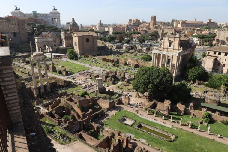 rome-colosseum-roman-forum-palatine-hill-guided-tour