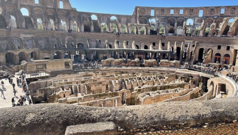 rome-colosseum-roman-forum-palatine-hill-small-group-tour-2