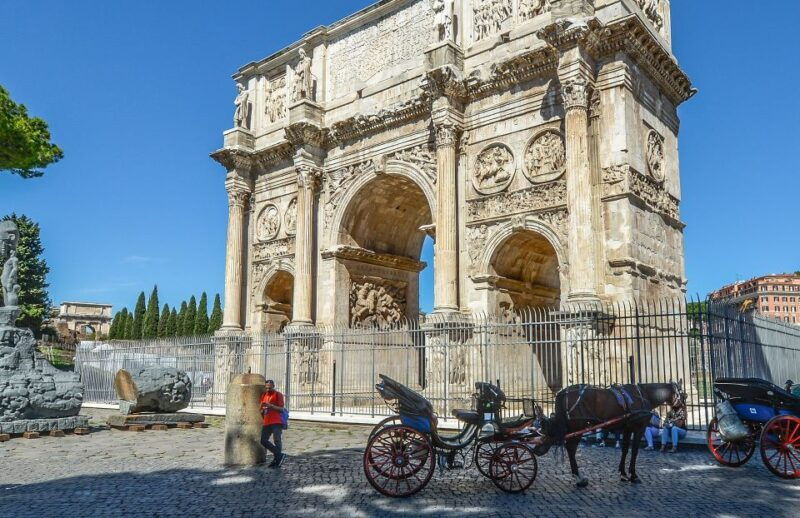 rome-colosseum-roman-forum-trajans-market-exterior-tour-2