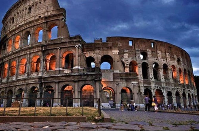 rome-colosseum-roman-forum-trajans-market-exterior-tour