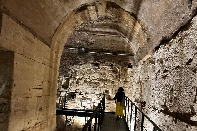 rome-colosseum-tour-by-night-with-arena-underground