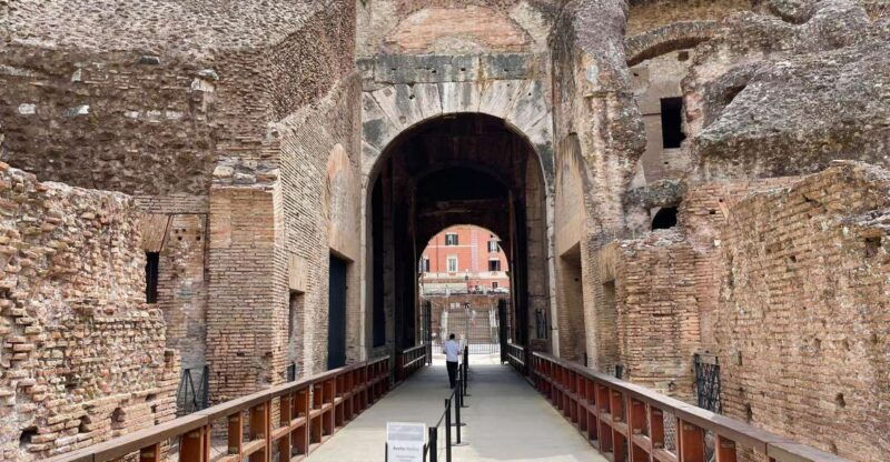 rome-colosseum-underground-max-6-people