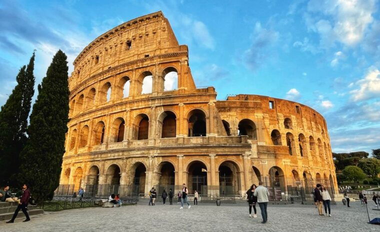 rome-colosseum-with-arena-floor-forum-palatine-hill-tour