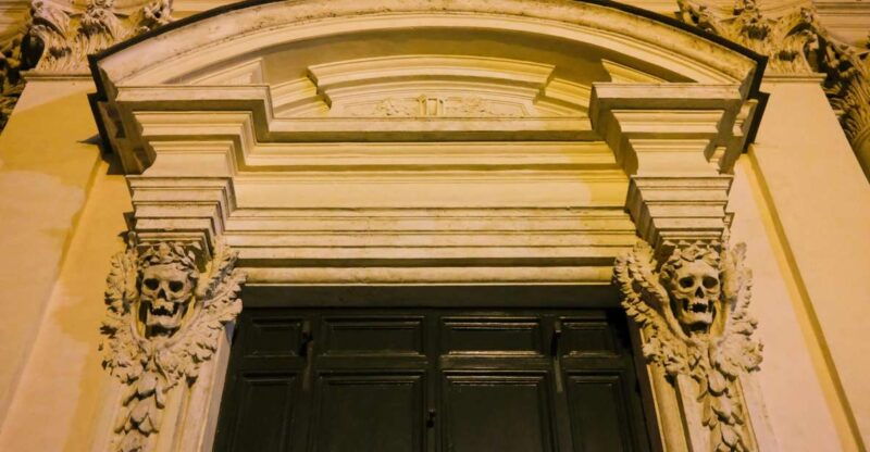 rome-combo-ghosts-dark-side-tour-and-bone-crypts-tour