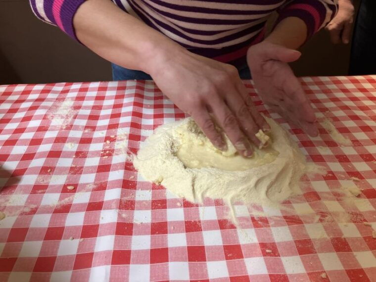 rome-cooking-class-handmade-tonnarelli-pasta-tiramisu