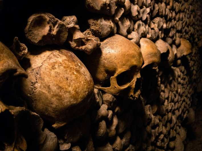rome-crypts-and-catacombs-the-darker-side-of-rome-tour