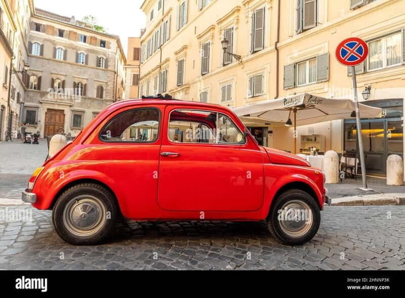 Rome: Dolce Vita en Fiat 500: Roma y Aperitivo al Coliseo - Key Points