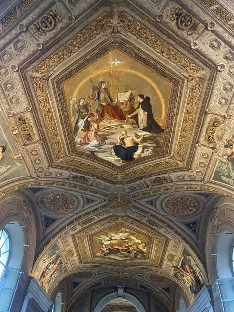 rome-escorted-entrance-to-the-vatican-museum