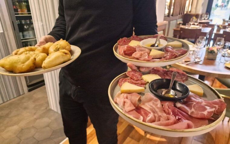 rome-exclusive-candlelight-dinner-in-agrippas-roman-bath