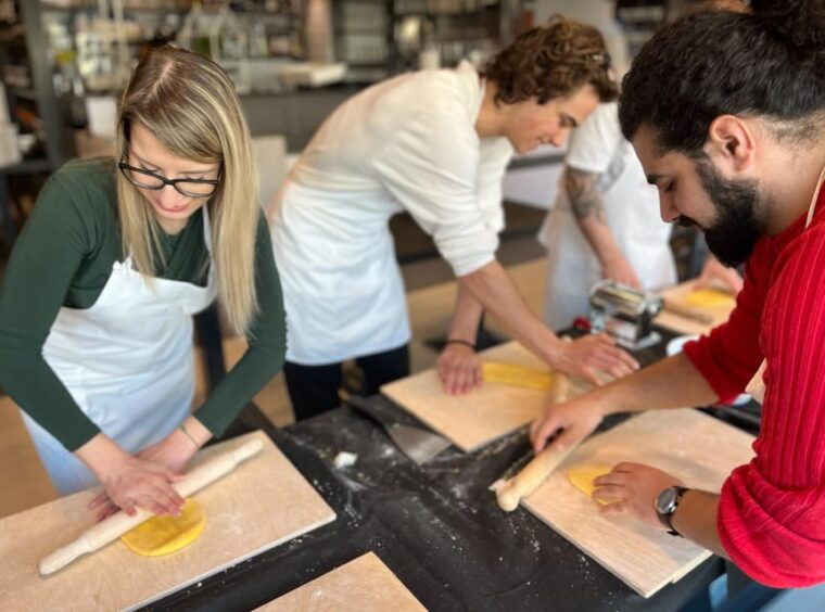 rome-fettucine-ravioli-and-tiramisu-making-class-wine