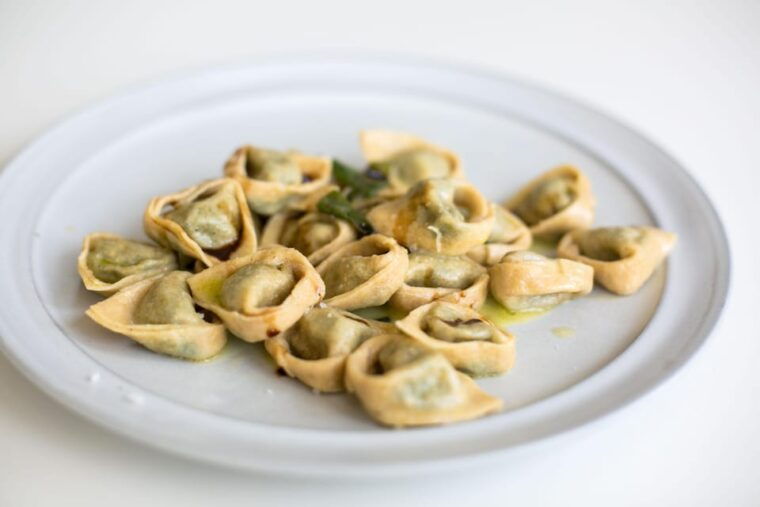 rome-fettucine-ravioli-and-tiramisu-making-class-wine