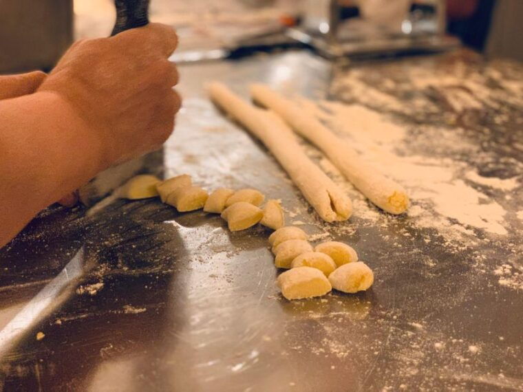 rome-fresh-pasta-and-tiramisu-making-class-with-fine-wine