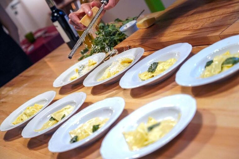 rome-fresh-pasta-making-class-with-italian-chef-and-wine