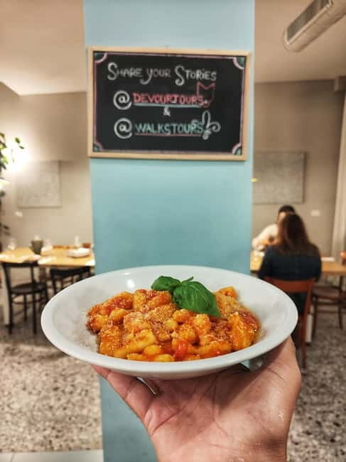 Rome: Gnocchi and Tiramisu Cooking Class with Unlimited Wine - Key Points