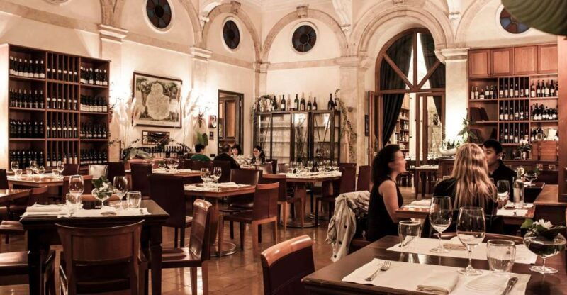 rome-gourmet-wine-and-dine-in-a-luxury-restaurant