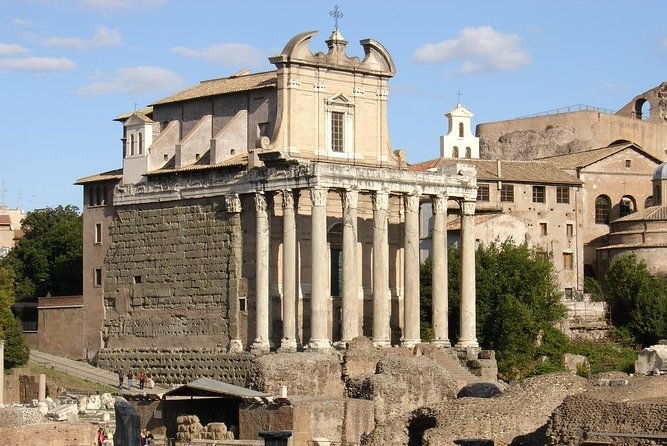 rome-guided-group-tour-of-colosseum-roman-forum-palatine-hill