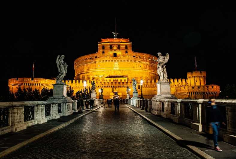 rome-guided-haunted-rome-ghost-tour-with-dowsing-rods
