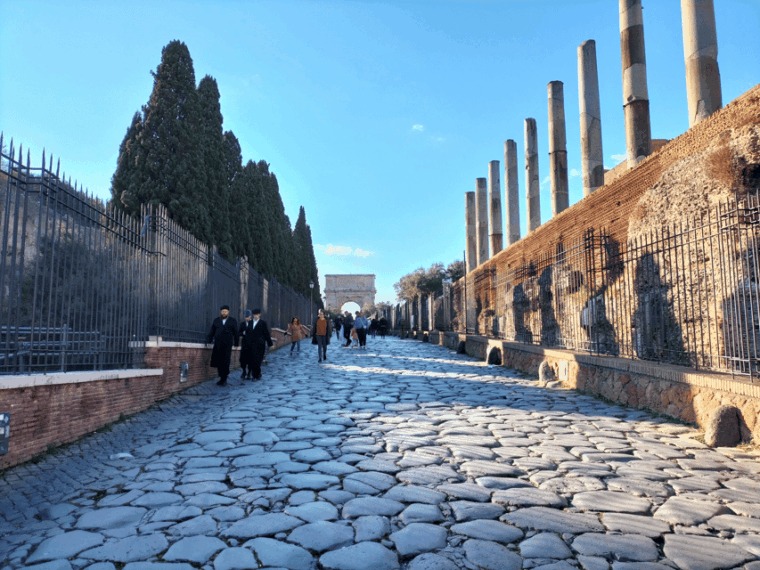 rome-guided-tour-of-colosseum-and-ancient-rome