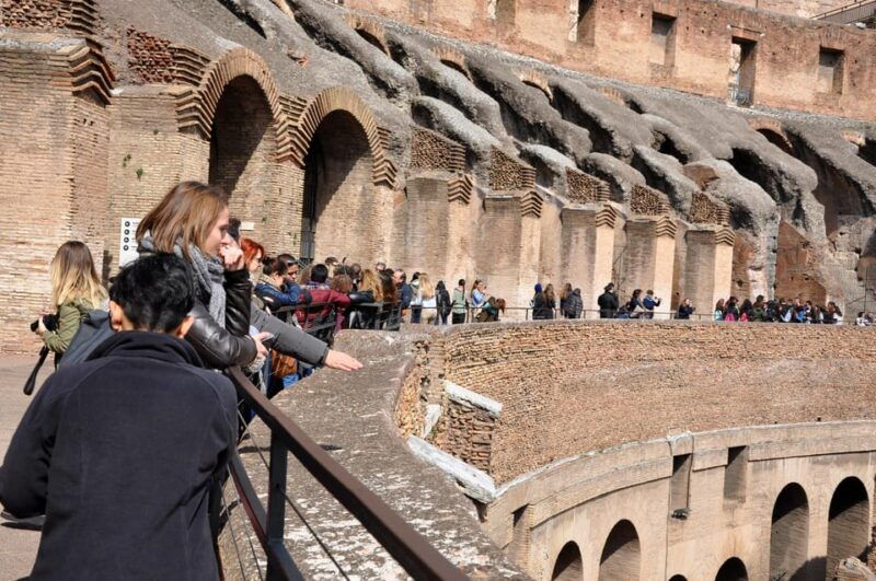 rome-guided-tour-of-colosseum-roman-forum-palatine-hill-3