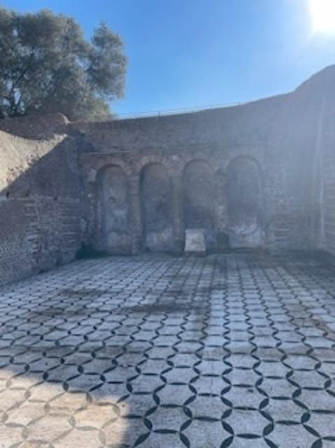 rome-hadrians-villa-guided-tour