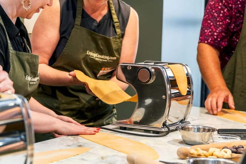 Rome: Hands-On Pasta & Tiramisu Class with Unlimited Wine - Key Points