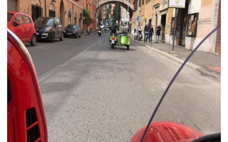 rome-highlights-hidden-gems-vespa-sidecar-guided-tour