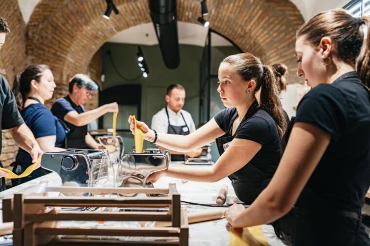 rome-homemade-pasta-tiramisu-small-group-cooking-class