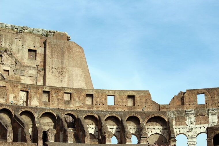 rome-hop-on-hop-off-bus-roman-forum-colosseum-tour