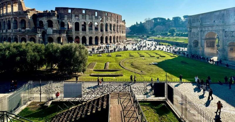 rome-hop-on-hop-off-bus-tour-and-colosseum-experience