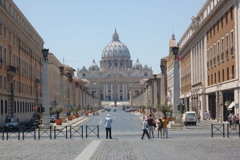 rome-hop-on-hop-off-bus-vatican-museums-guided-tour