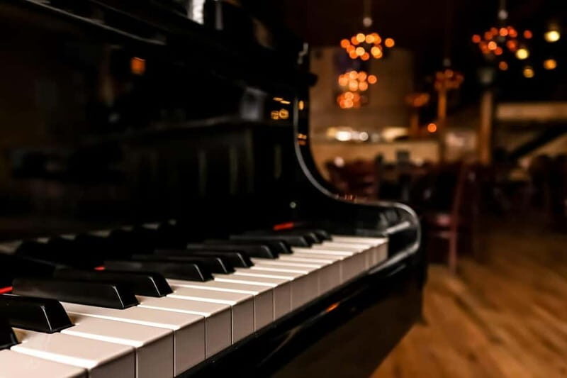 Rome: Italian Opera Night Candlelight Concert - Key Points