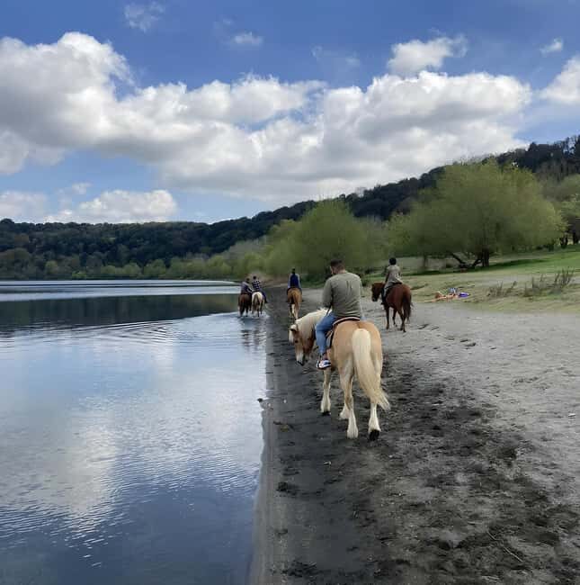 Rome: Lake Martignano Horseback Ride with Guide - FAQs