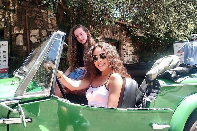 rome-panoramic-tour-by-vintage-classic-cabriolet-car-or-vintage-minibus