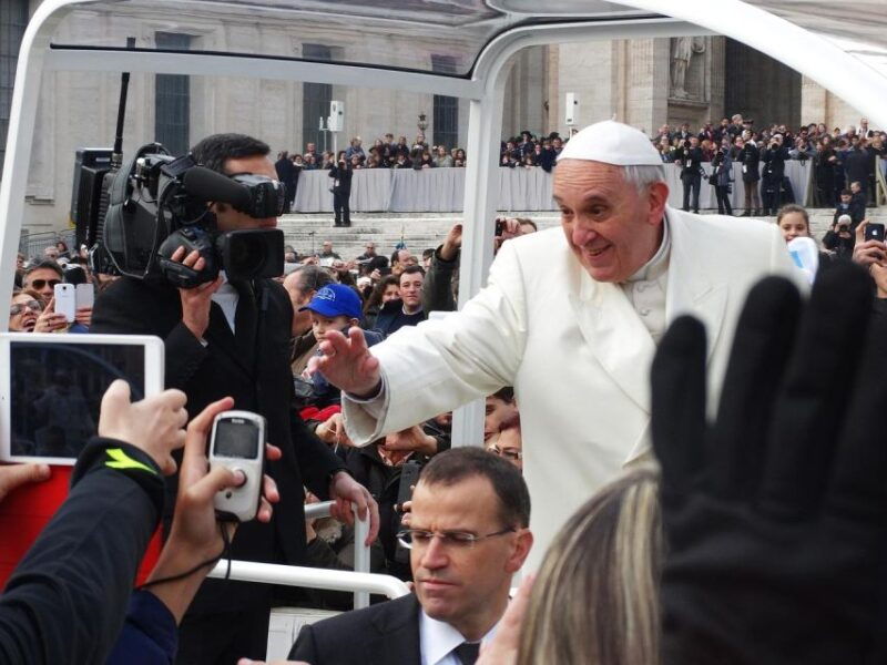rome-papal-audience-guided-tour-and-see-pope-francis