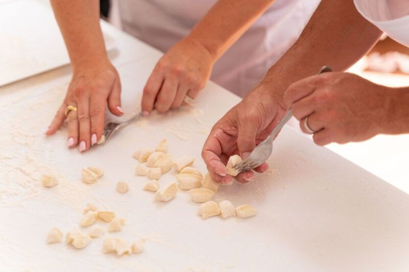 rome-pasta-and-tiramisu-class-at-a-locals-home-2