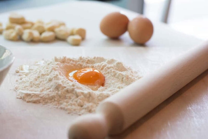 Rome: Pasta, Ravioli, and Tiramisu Cooking Class with Wine - Key Points
